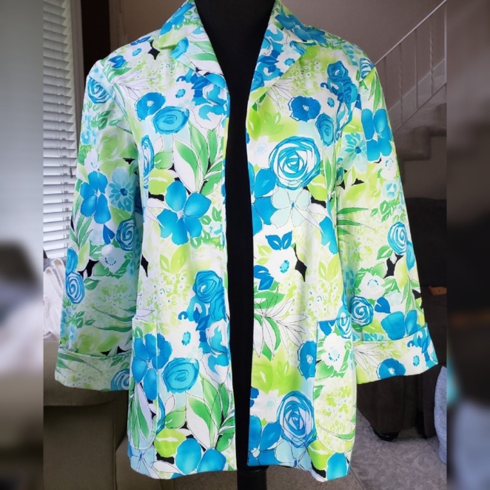 Price your price please A bundle of 4 super extravagant blazers